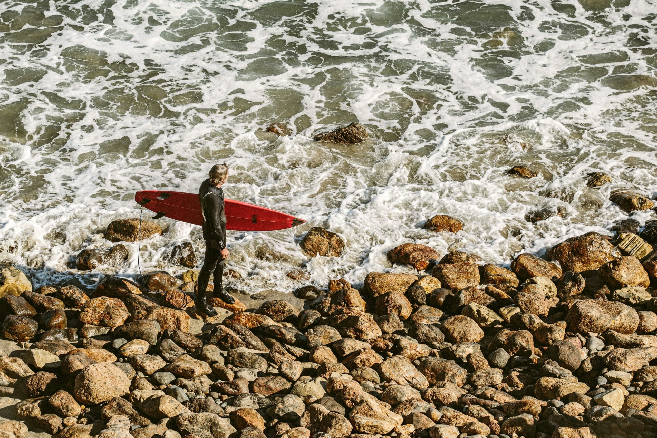 Surf y Deportes Acuáticos en Nueva Atlantis: Olas para Todos